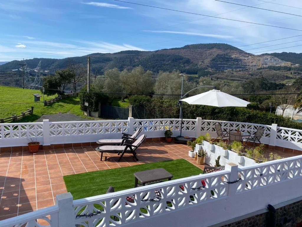 Апартаменты Bilbo Near Atico Rural Con Terraza Басаури Экстерьер фото
