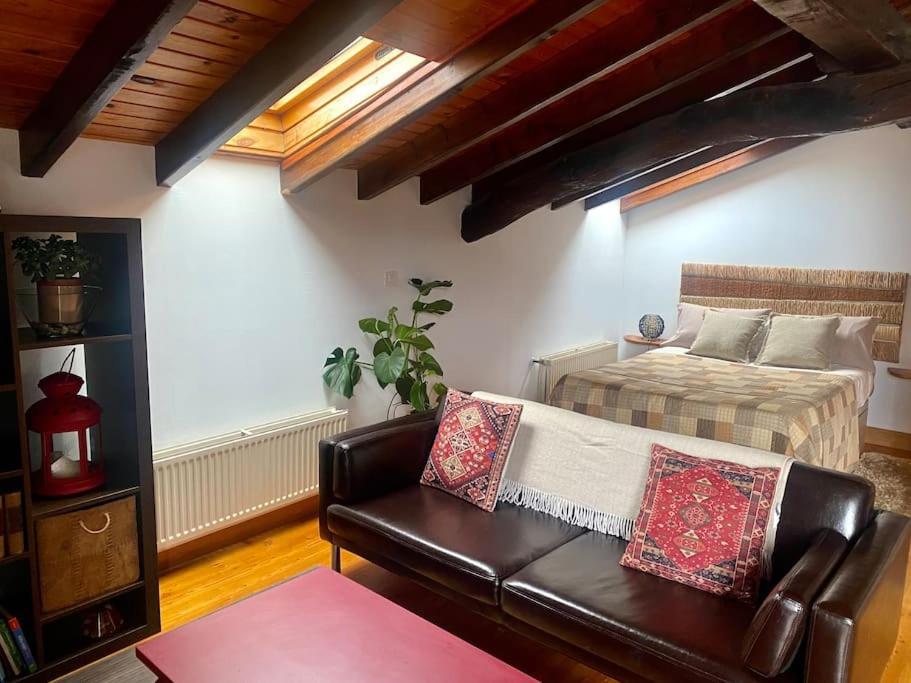 Апартаменты Bilbo Near Atico Rural Con Terraza Басаури Экстерьер фото